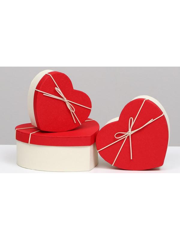 Набор коробок 3 в 1 сердца, белый-красный, 21 х 19 х 9 - 15.5 х 14 х 6 см