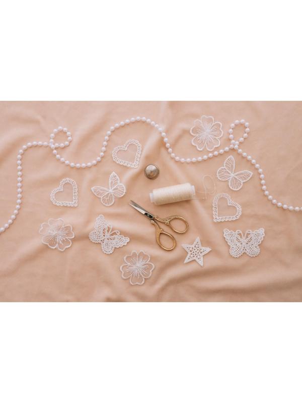 Вязаные элементы «Бабочки», 5,5 × 4 см, 10 шт, цвет белый