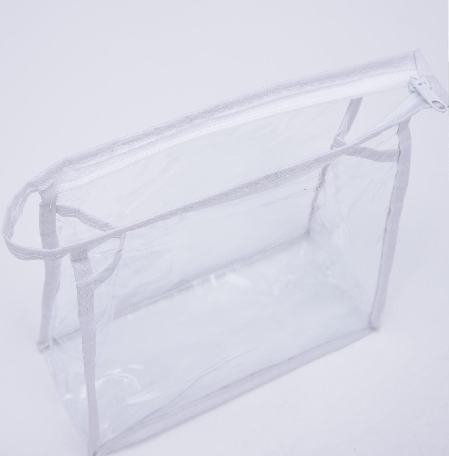 Косметичка на молнии, цвет белый