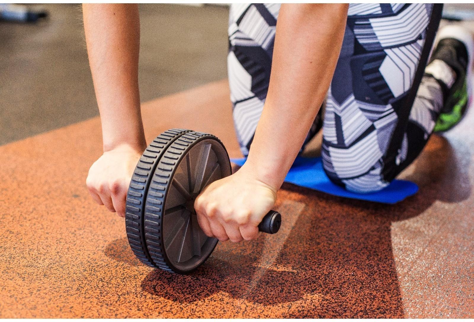 Набор для фитнеса (ролик для пресса+эспандер), цвет синий