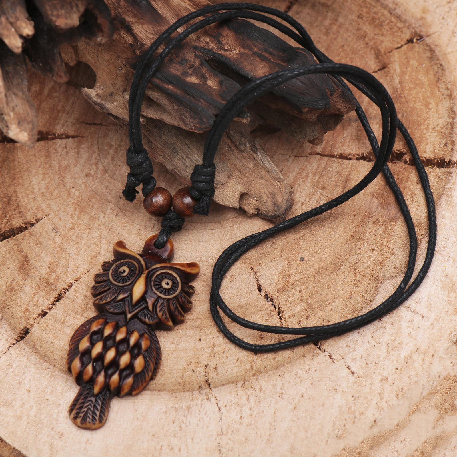 Кулон на шнурке 