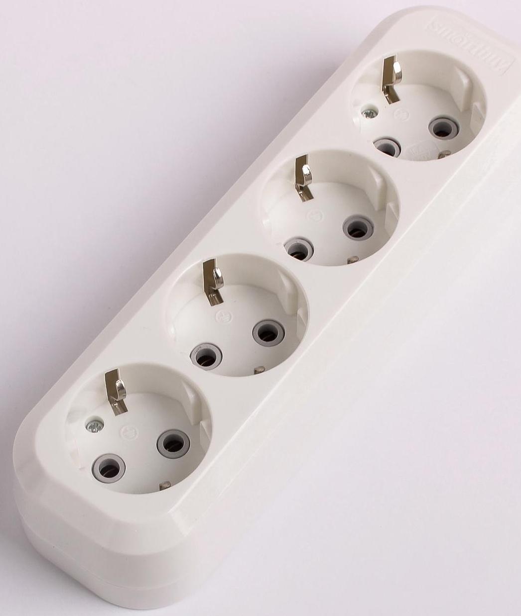 Колодка Smartbuy, 4 розетки, 16 А, 3500 Вт, с з/к, белая