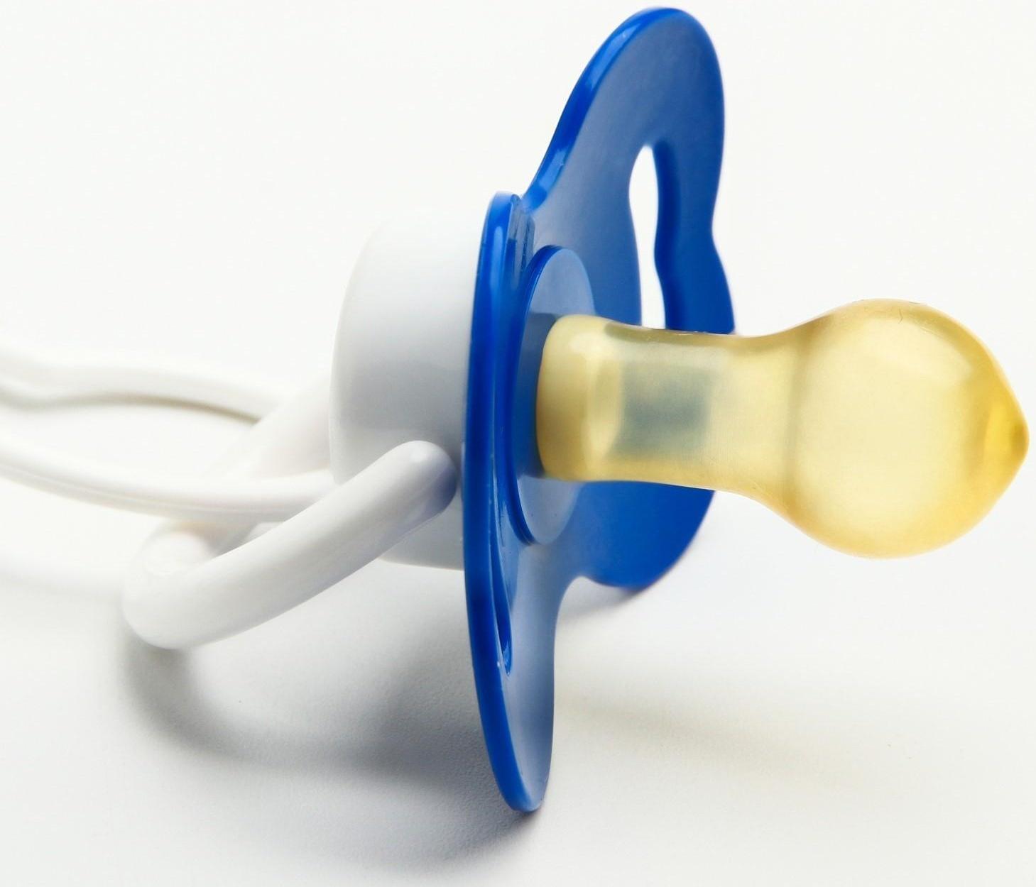 Соска-пустышка латексная классическая с держателем «Маленький джентльмен», от 0 мес.