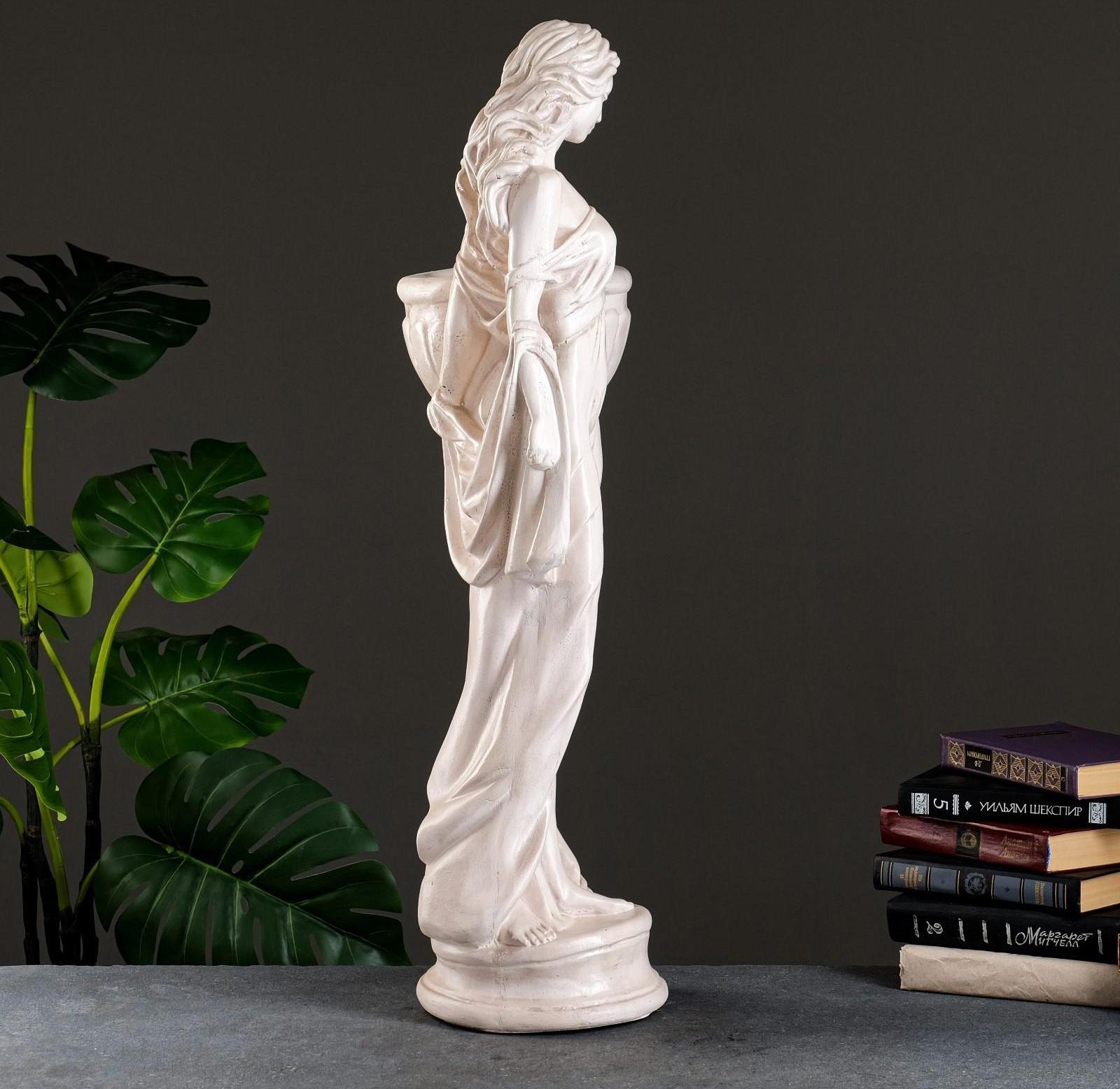 Фигура с кашпо 