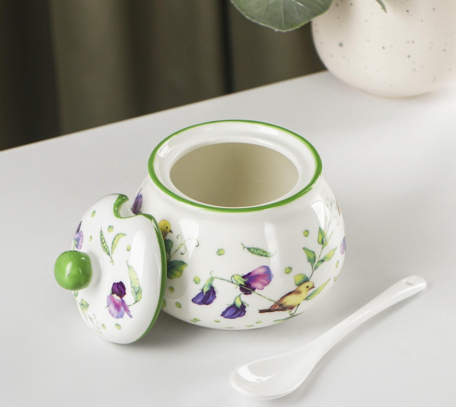 Сахарница фарфоровая с ложкой Доляна «Зелёный сад», 320 мл