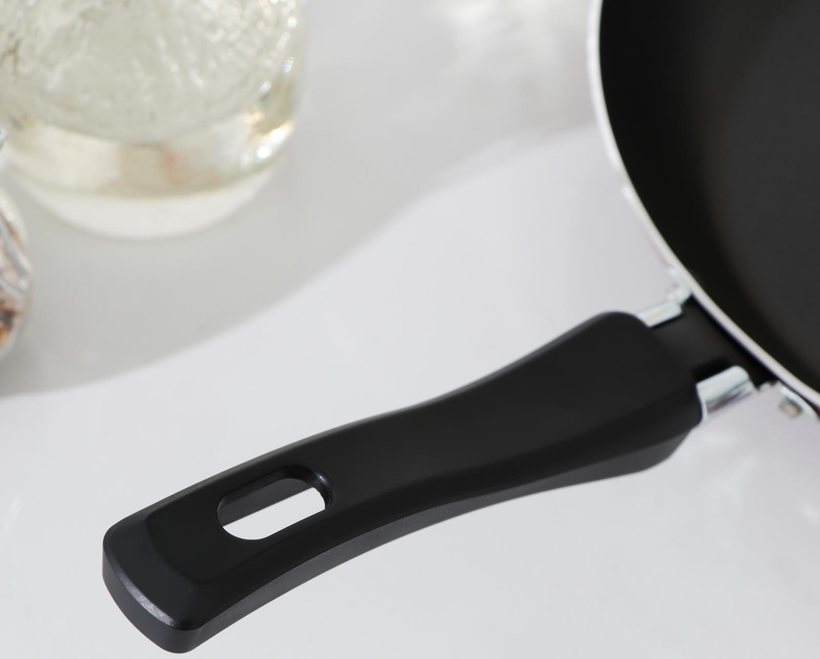 Сковорода Prosto, d=24 см, пластиковая ручка, антипригарное покрытие, цвет бордовый