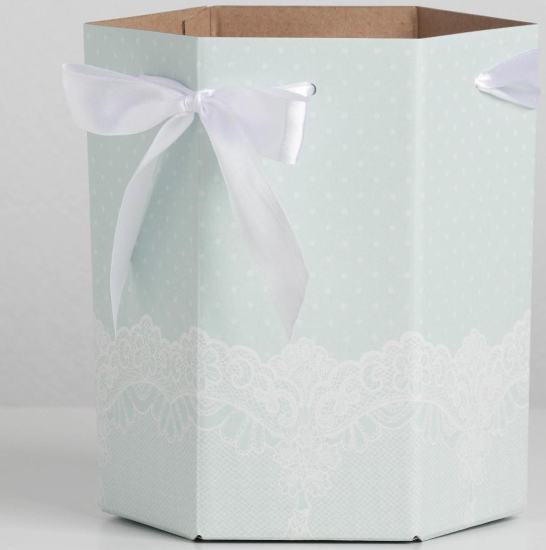 Коробка складная шестигранник «Мятное кружево», 17 × 14,8 × 19,5 см