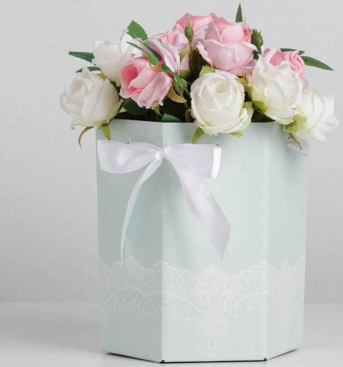 Коробка складная шестигранник «Мятное кружево», 17 × 14,8 × 19,5 см