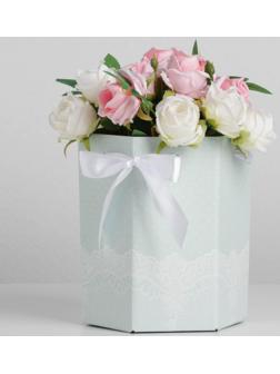 Коробка складная шестигранник «Мятное кружево», 17 × 14,8 × 19,5 см