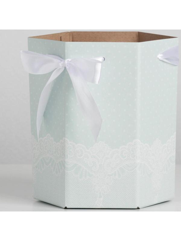 Коробка складная шестигранник «Мятное кружево», 17 × 14,8 × 19,5 см