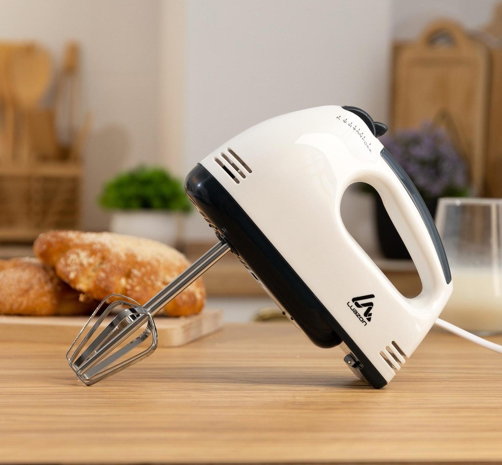 Миксер Luazon LMR-02, ручной, 180 Вт, 7 скоростей, 2 насадки, бело-чёрный