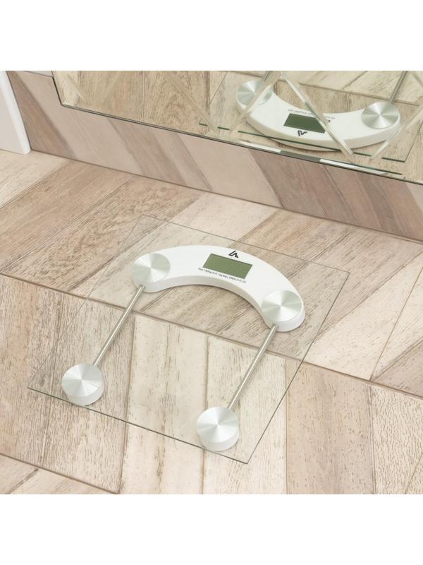 Весы напольные Luazon LVE-003, электронные, до 180 кг, 1хCR2032, стекло, белые