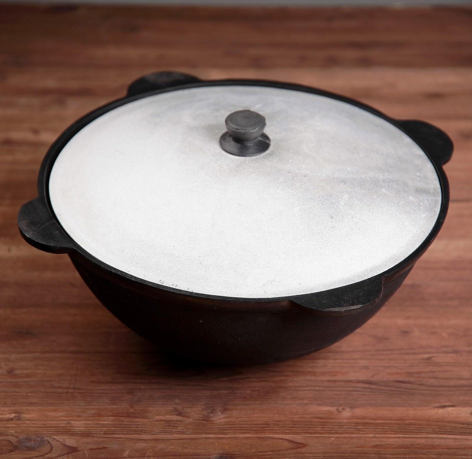 Казан чугунный, 10 л, круглое дно, алюминиевая крышка