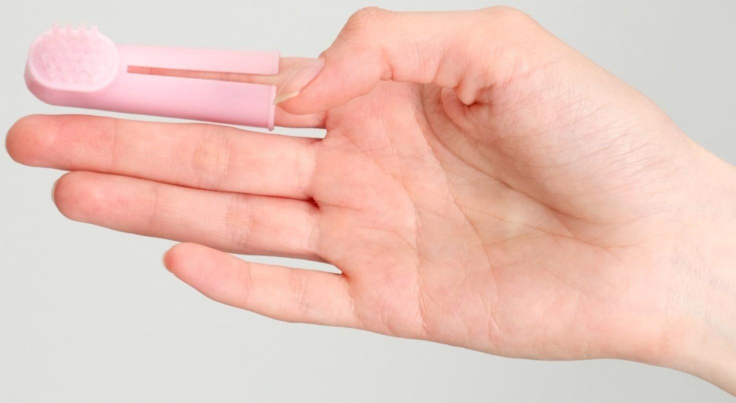 Набор щётка - напальчник и массажер для десен, микс цветов