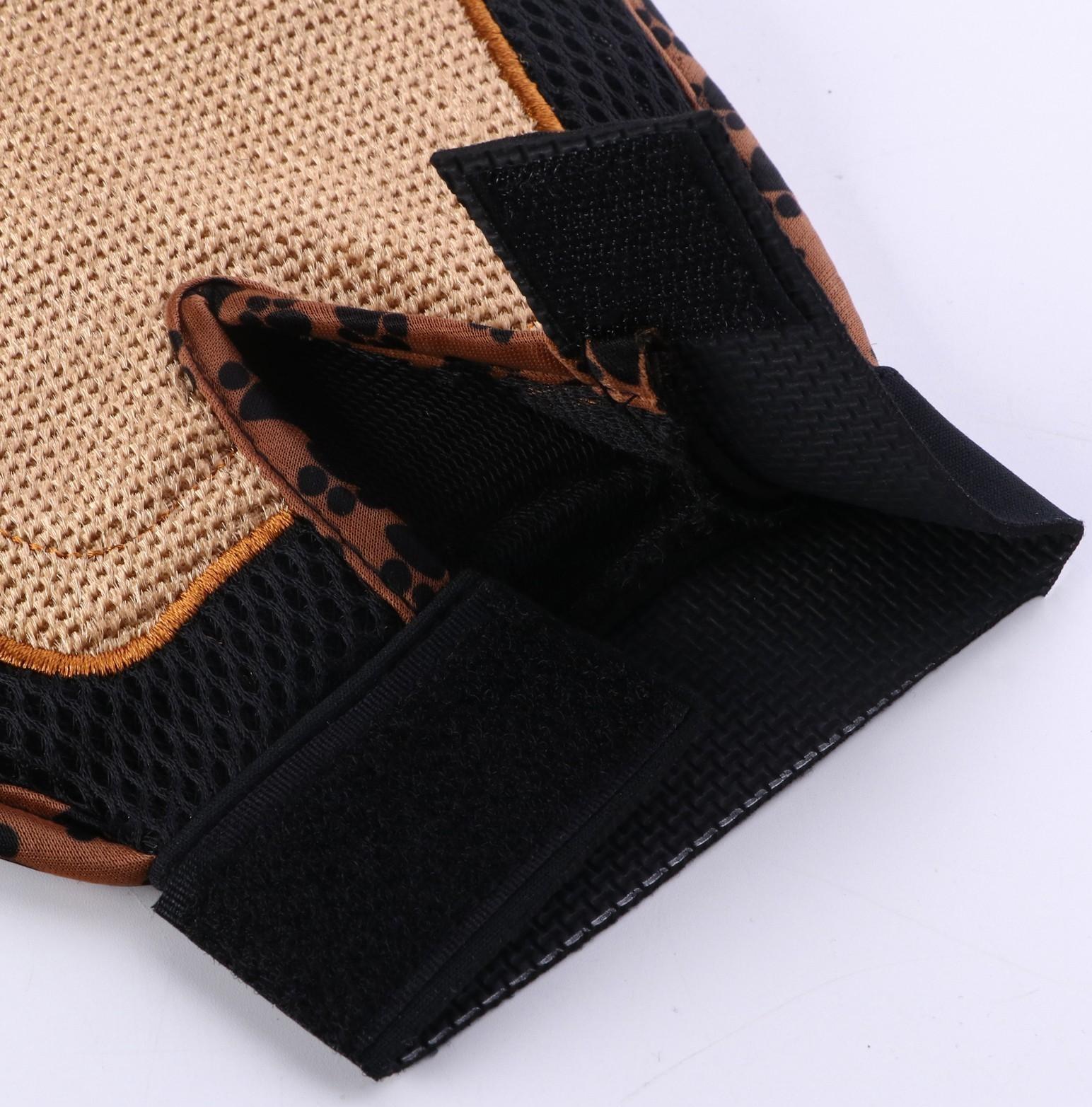 Рукавица - щетка для шерсти двусторонняя, на правую и левую руку, микс цветов