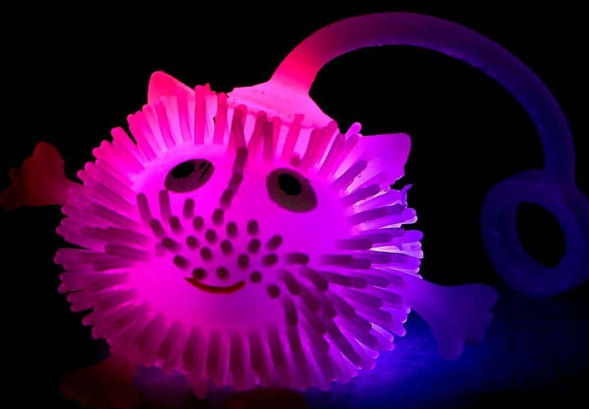 Ёжка резиновый «Чудик с ножками и ручками», световой, цвета МИКС