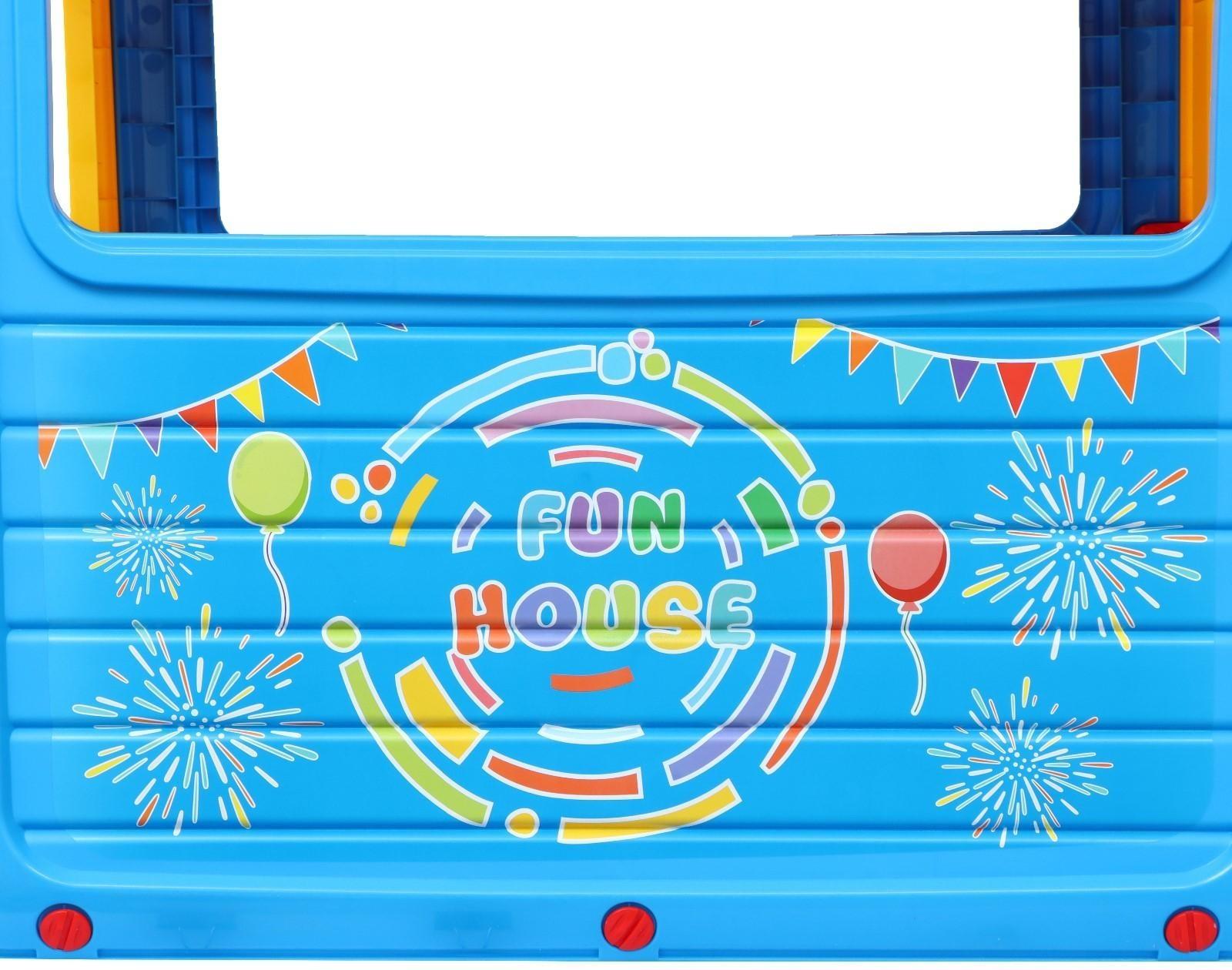 Игровой домик для улицы «Городской дом» с ограждением