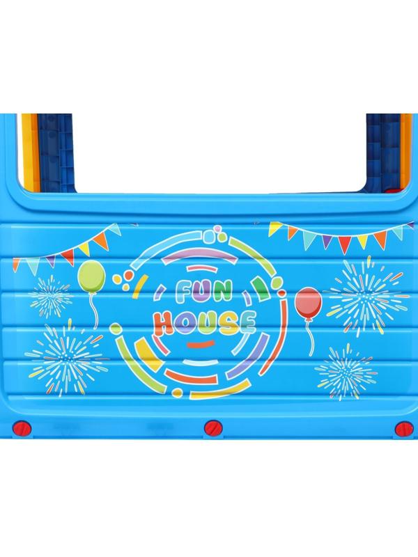 Игровой домик для улицы «Городской дом» с ограждением