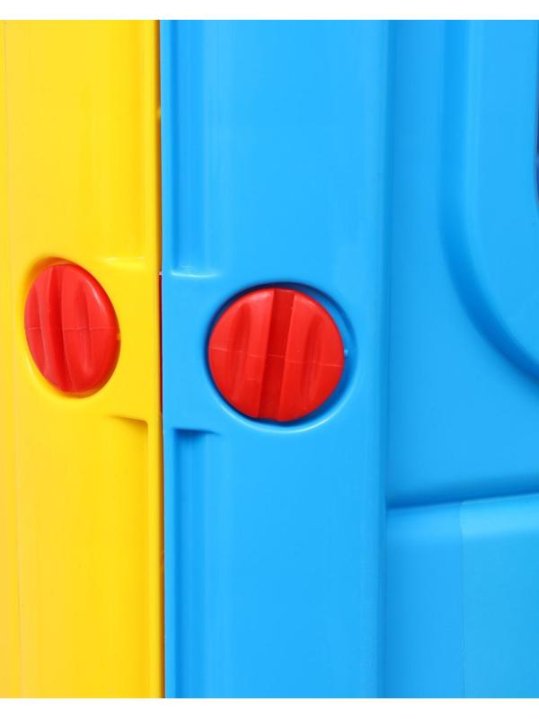 Игровой домик для улицы «Городской дом» с ограждением