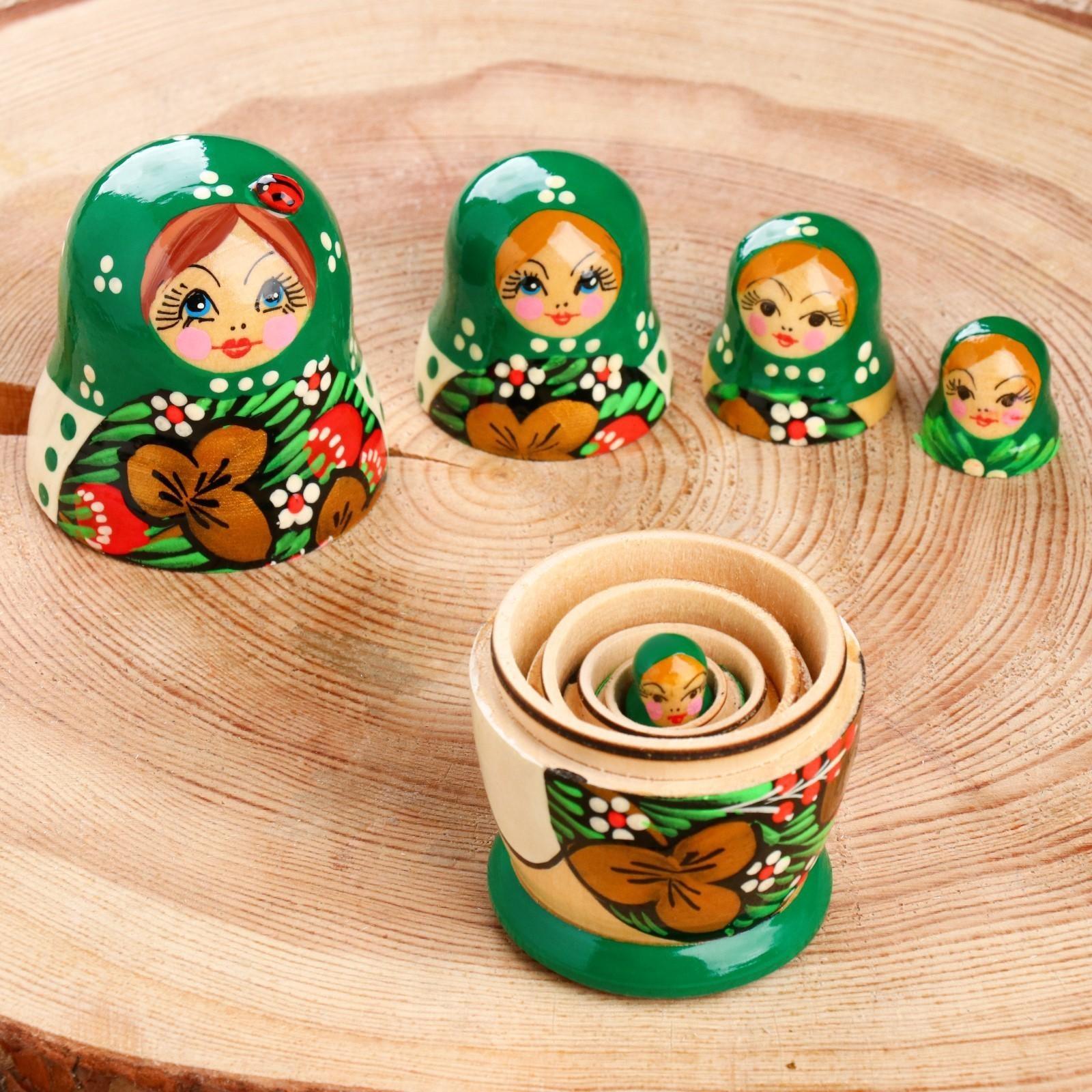 Матрёшка «Божья коровка», зелёное платье, 5 кукольная, 10-12 см