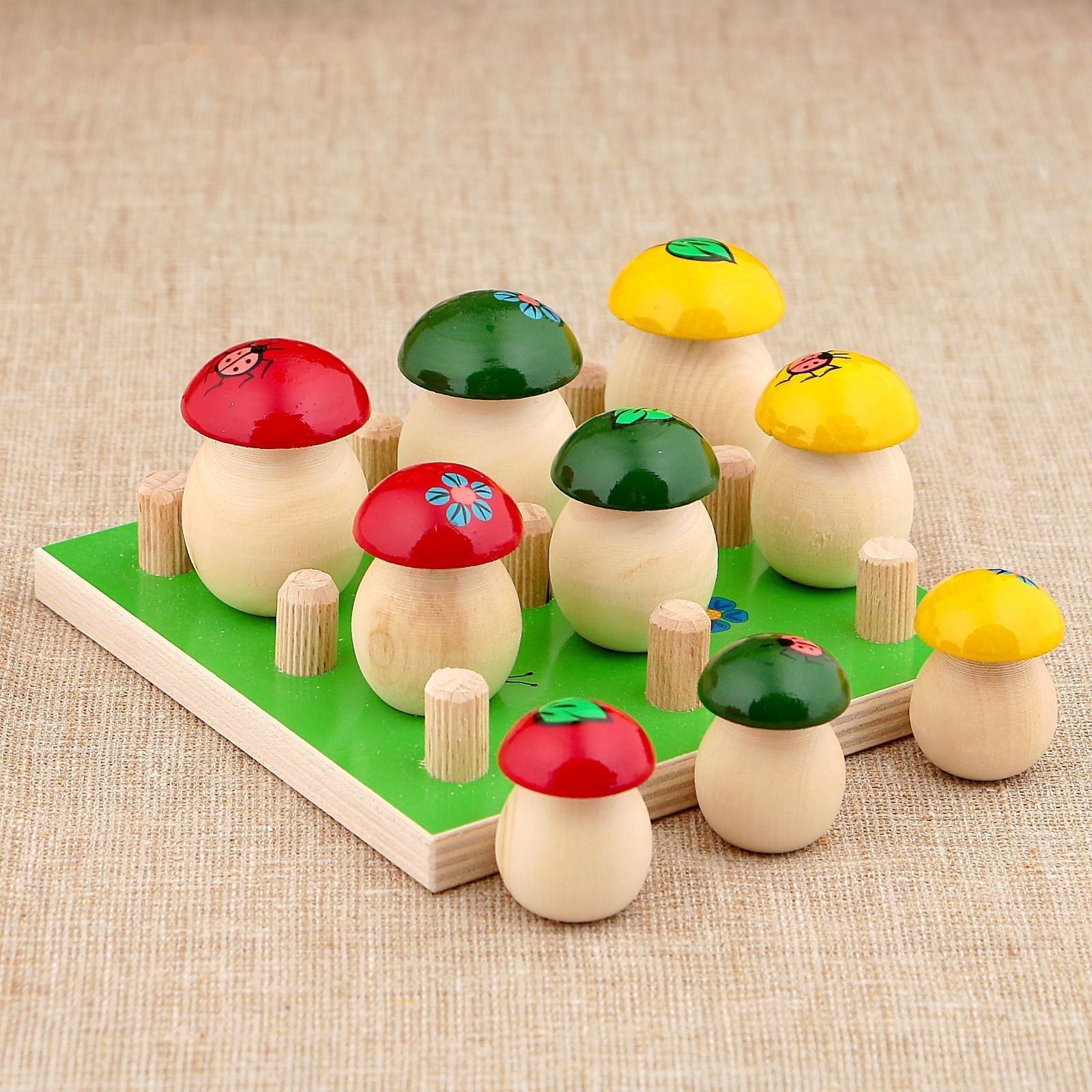 Набор для развития логики «Грибочки», 9 шт по 3-5 см, доска 12х12 см