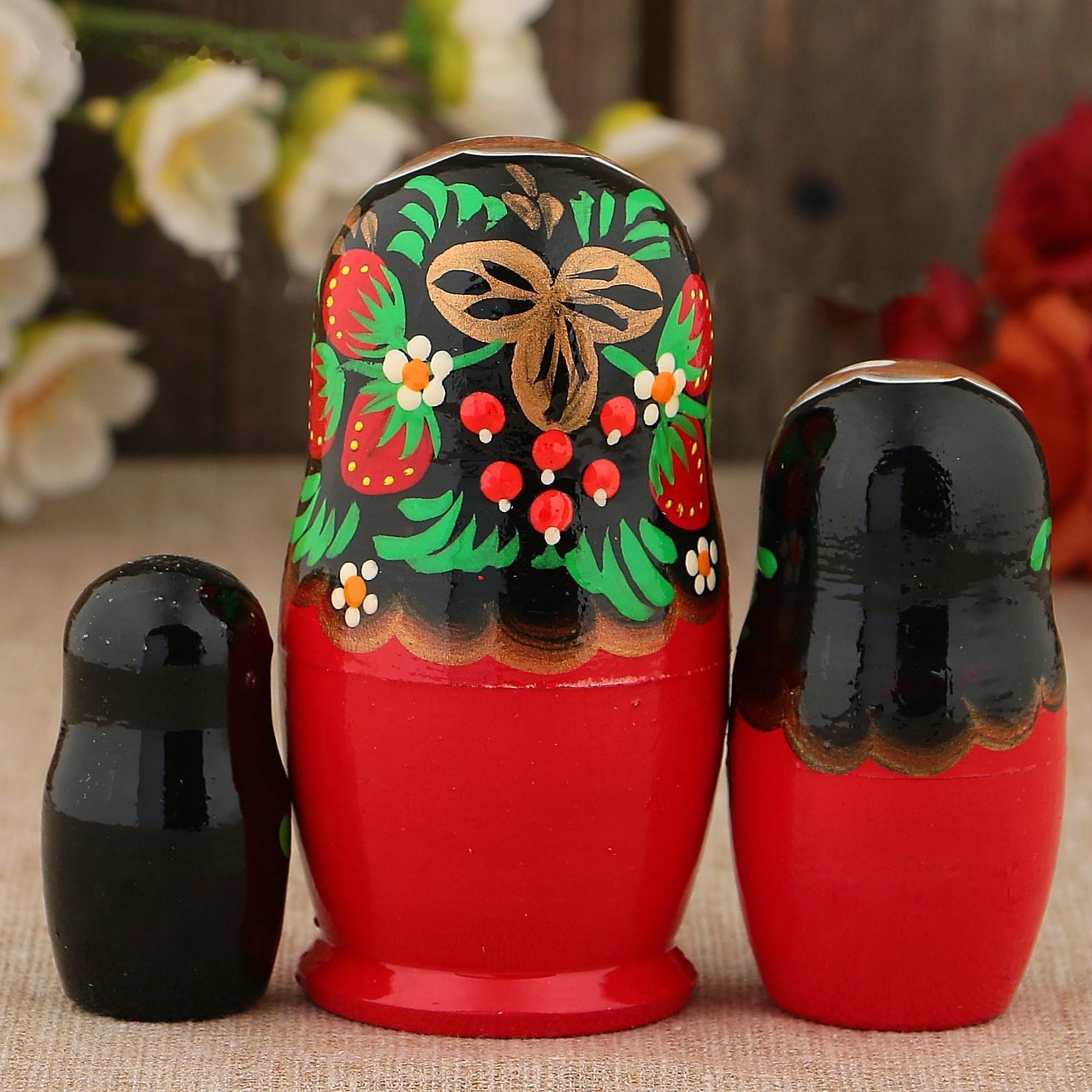 Матрёшка «Хохлома», чёрный платок, 3 кукольная, 9 см