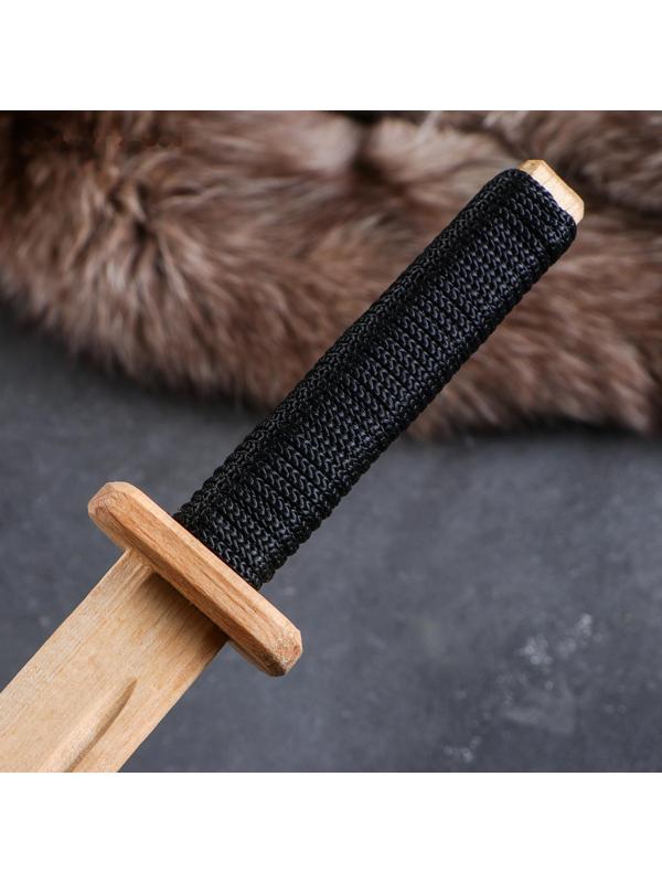 Сувенирное деревянное оружие 