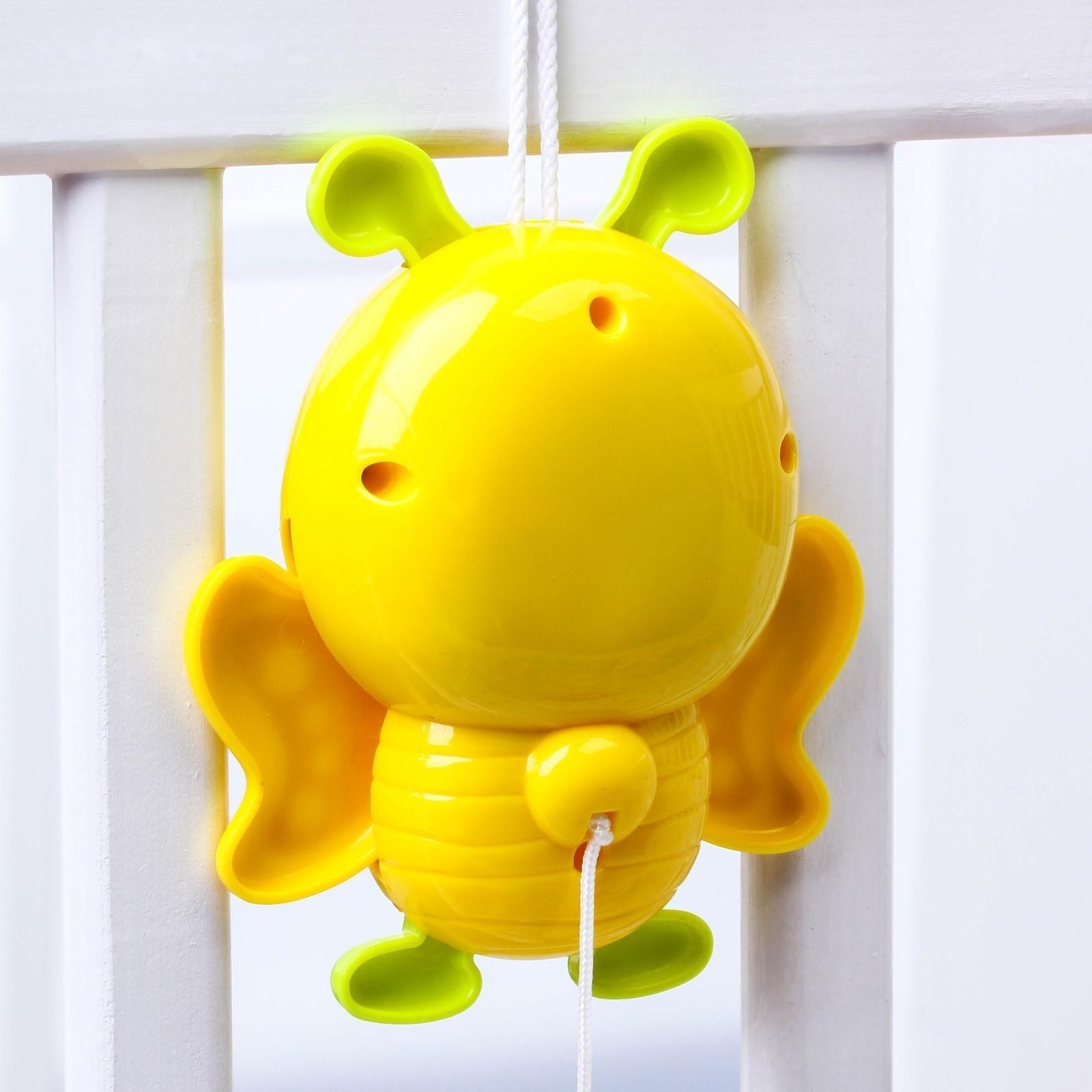 Подвеска музыкальная заводная «Пчелка Жу-жу» на кроватку/коляску, 25 см.