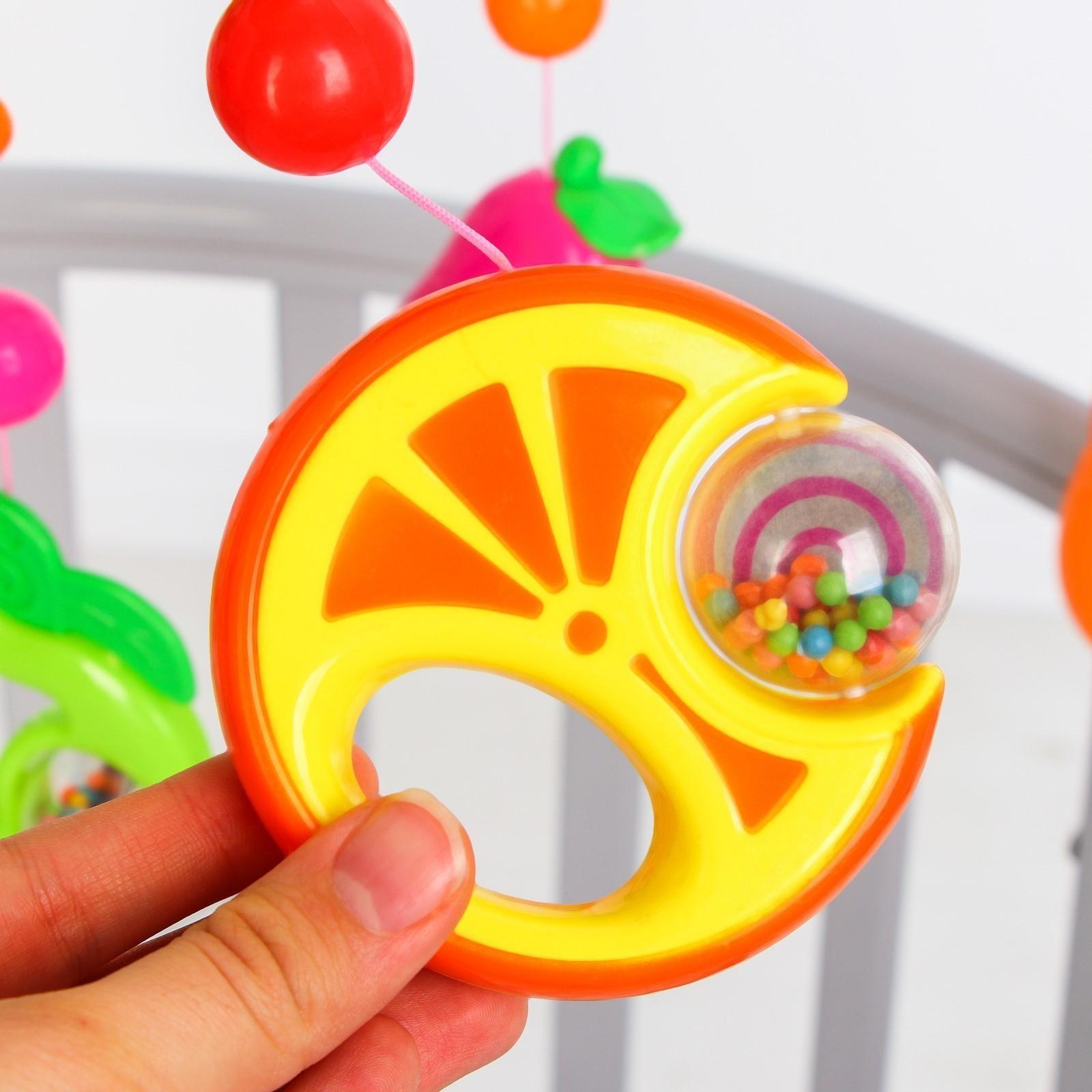 Мобиль музыкальный «Фрукты», работает от батареек