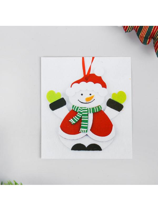 Набор для творчества - создай ёлочное украшение из фетра «Снеговик в шапочке»