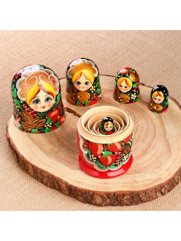 Матрёшка «Земляничка», чёрный платок, 5 кукольная, 18 см