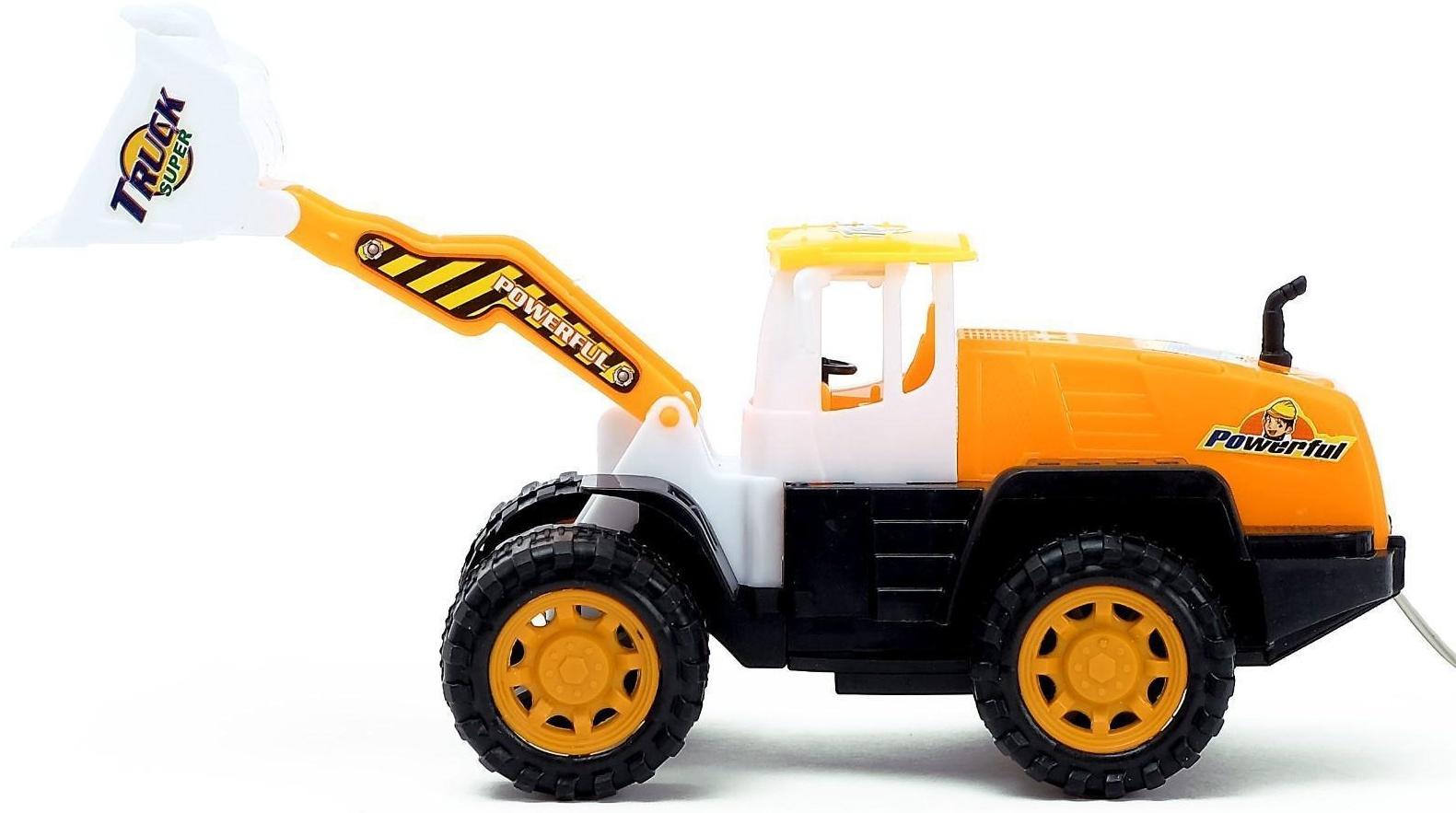 Трактор «Строитель», на дистанционном управлении, работает от батареек, МИКС