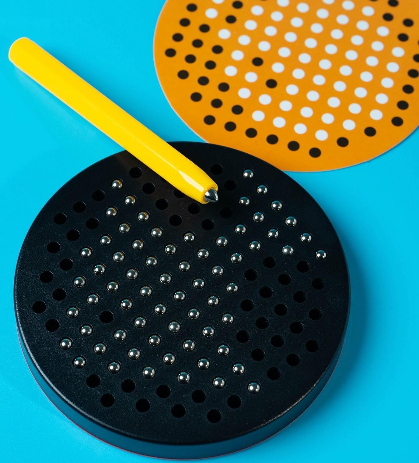 Планшет обучающий «Магнитное рисование», 120 отверстий, 5 карточек, цвет чёрный