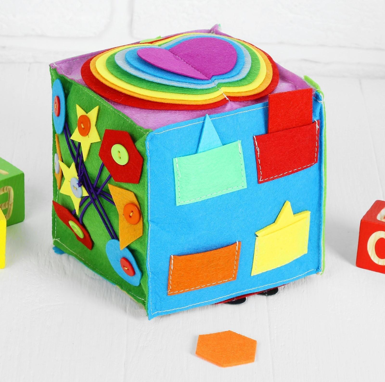 Мягкий бизикубик «Изучаем цвета и формы» текстильный, 15×15 см