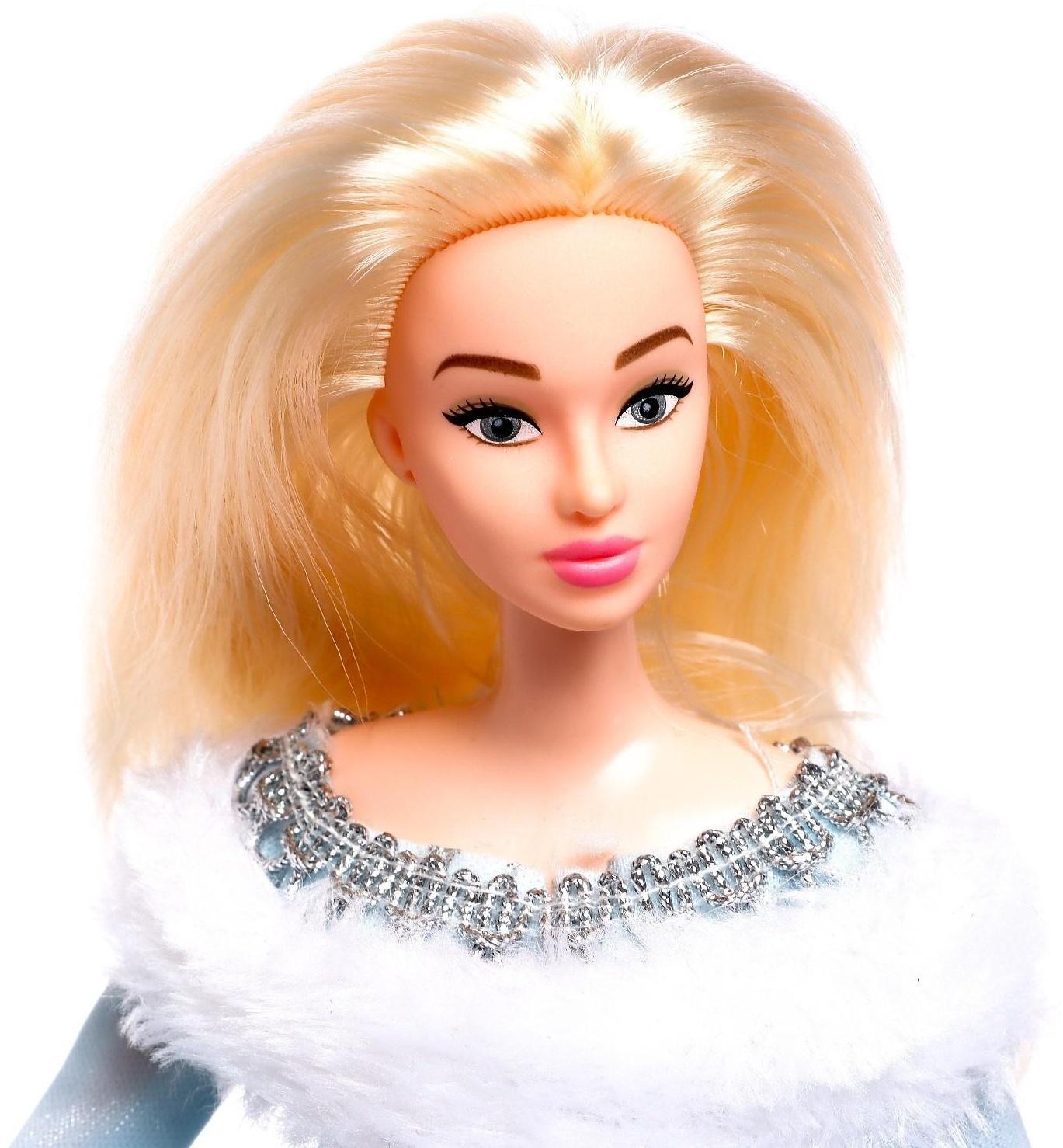 Музыкальная кукла «Анна. Снегурочка» в платье, танцует, рассказывает стихи, на пульте управления