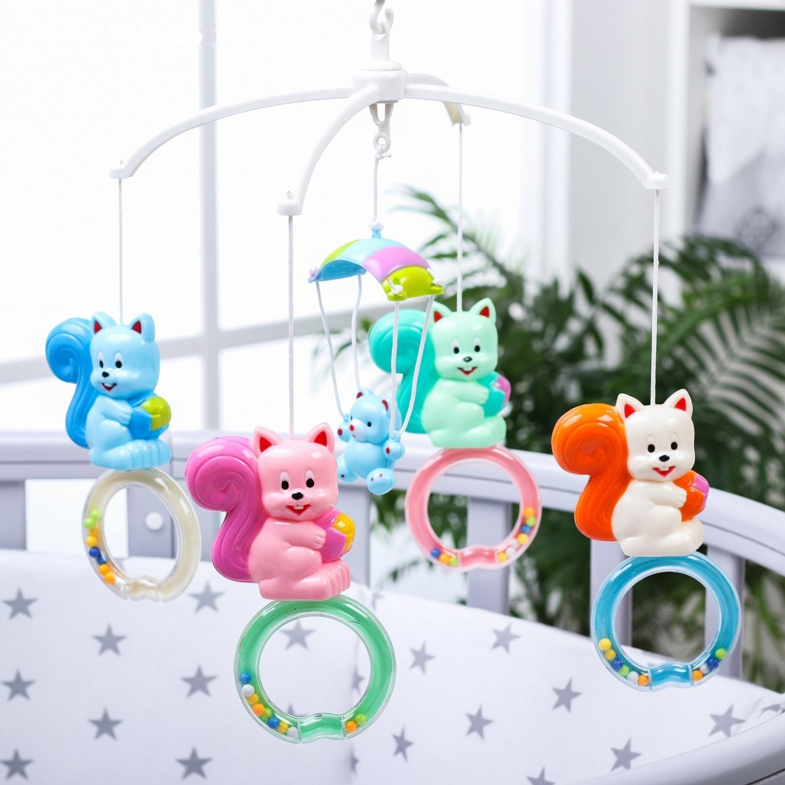 Мобиль музыкальный «Белочки на кольце», заводной, наклейка МИКС