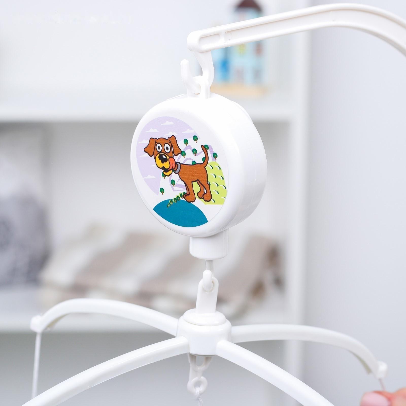 Мобиль музыкальный «Белочки на кольце», заводной, наклейка МИКС