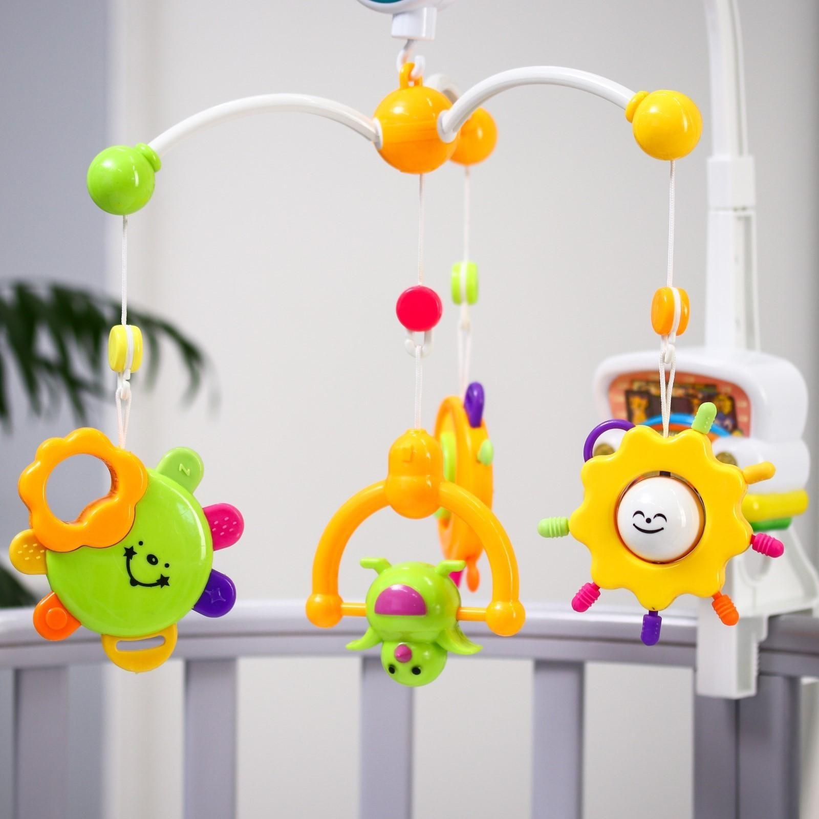 Мобиль музыкальный «Счастливое сокровище», заводной, наклейка МИКС