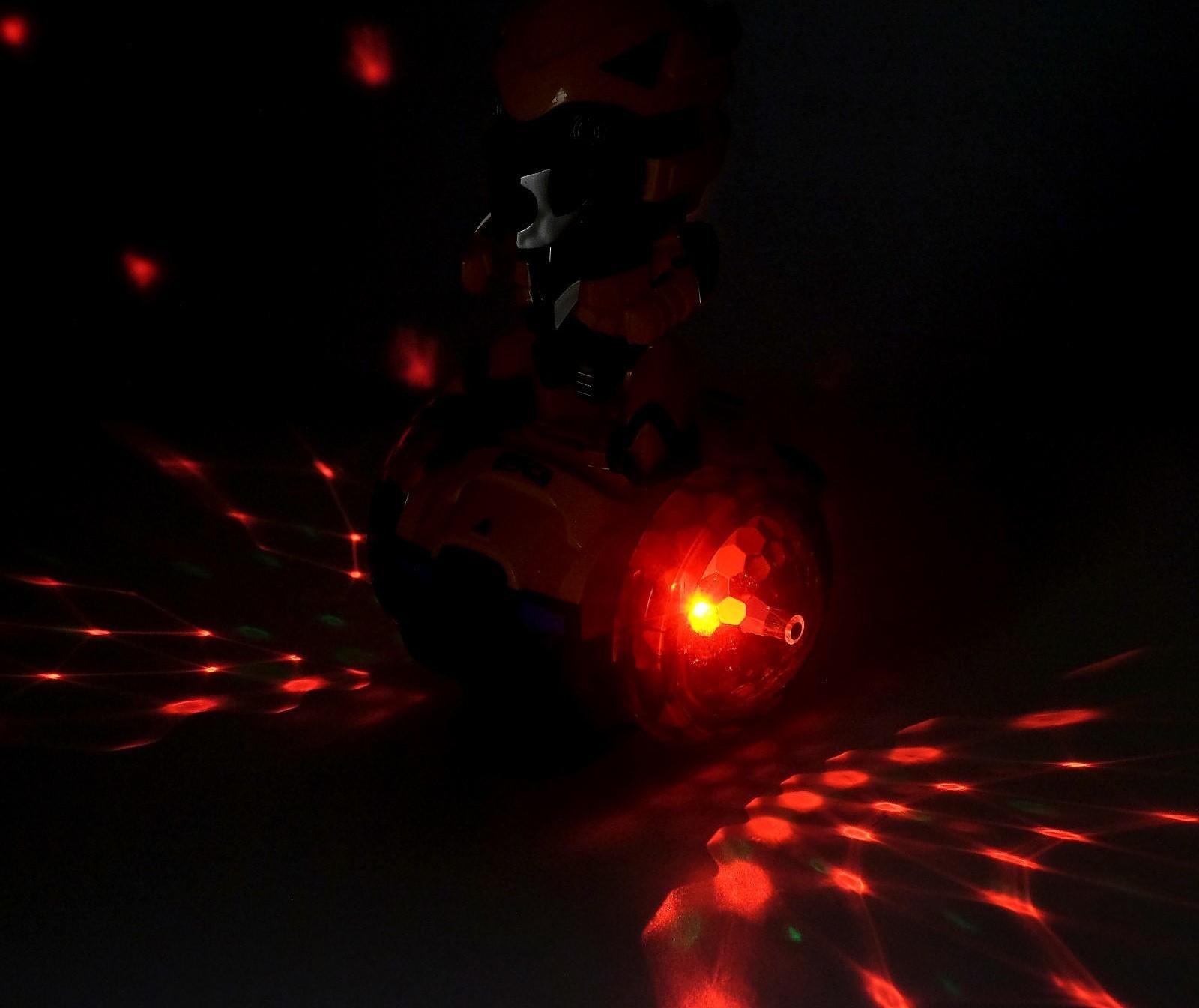 Робот «Танцующий автобот», световые и звуковые эффекты, работает от батареек