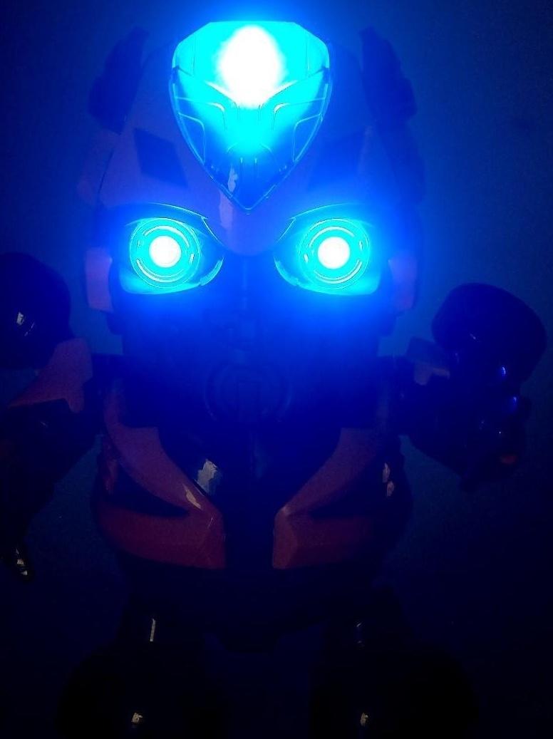 Робот «Танцующий автобот», световые и звуковые эффекты, работает от батареек