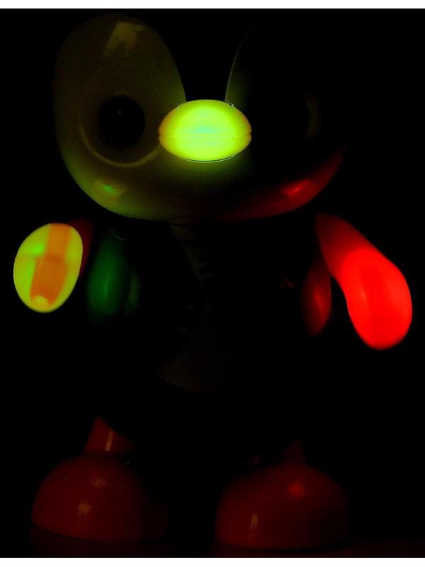 Игрушка «Пингвинёнок», работает от батареек, танцует, световые и звуковые эффекты