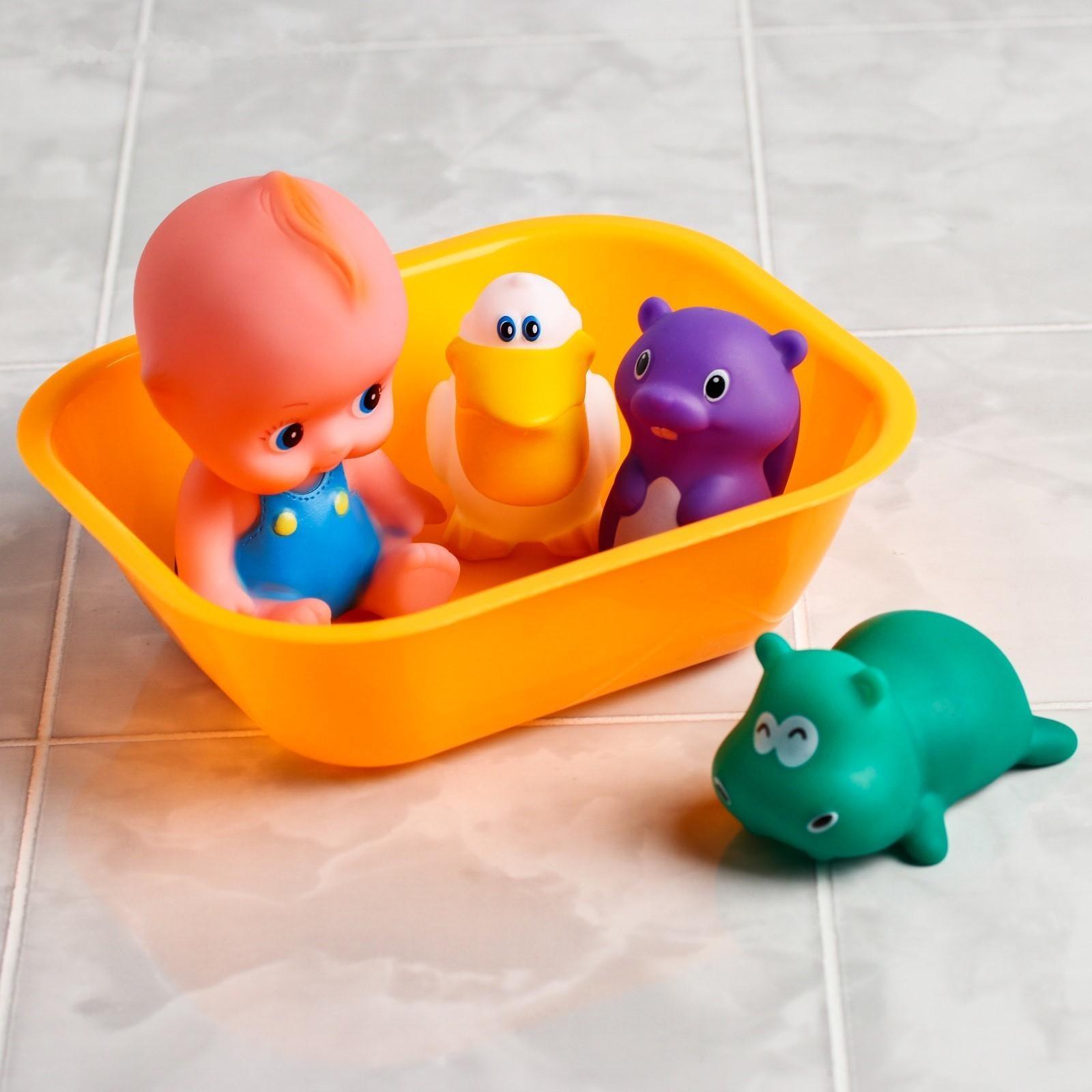 Набор игрушек для игры в ванне «Пупс в ванне» +3 игрушки, цвет МИКС