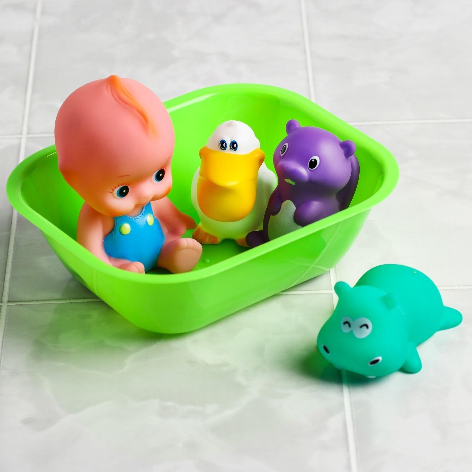 Набор игрушек для игры в ванне «Пупс в ванне» +3 игрушки, цвет МИКС