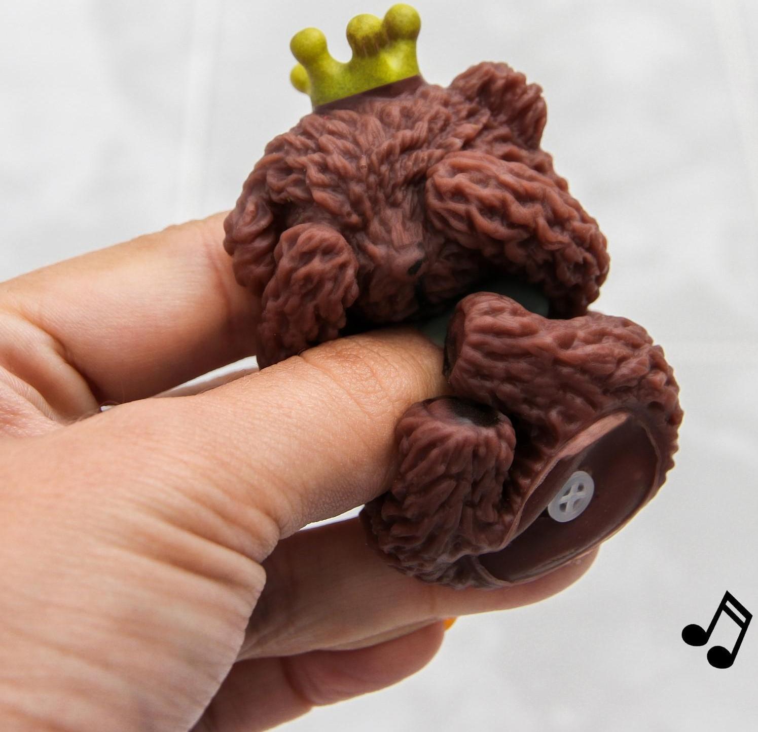 Игрушка для игры в ванне «Мишка принц», с пищалкой, цвет МИКС