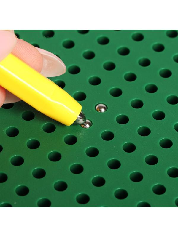 Планшет обучающий «Магнитное рисование», 380 отверстий, цвет зелёный