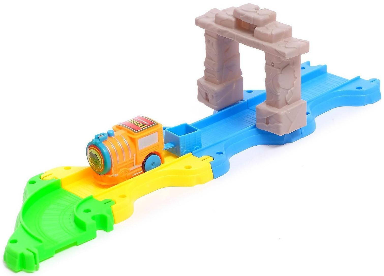 Железная дорога «Пиратские истории», работает от батареек