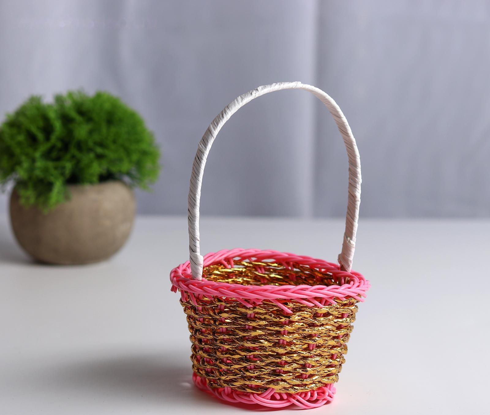 Миниатюра кукольная - корзинка, цвет розовый с золотым
