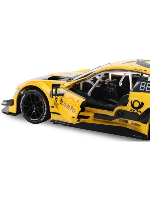 Машина металлическая BMW M4 1:24, открываются передние двери и капот, свободный ход колёс, световые и звуковые эффекты, цвет жёлтый