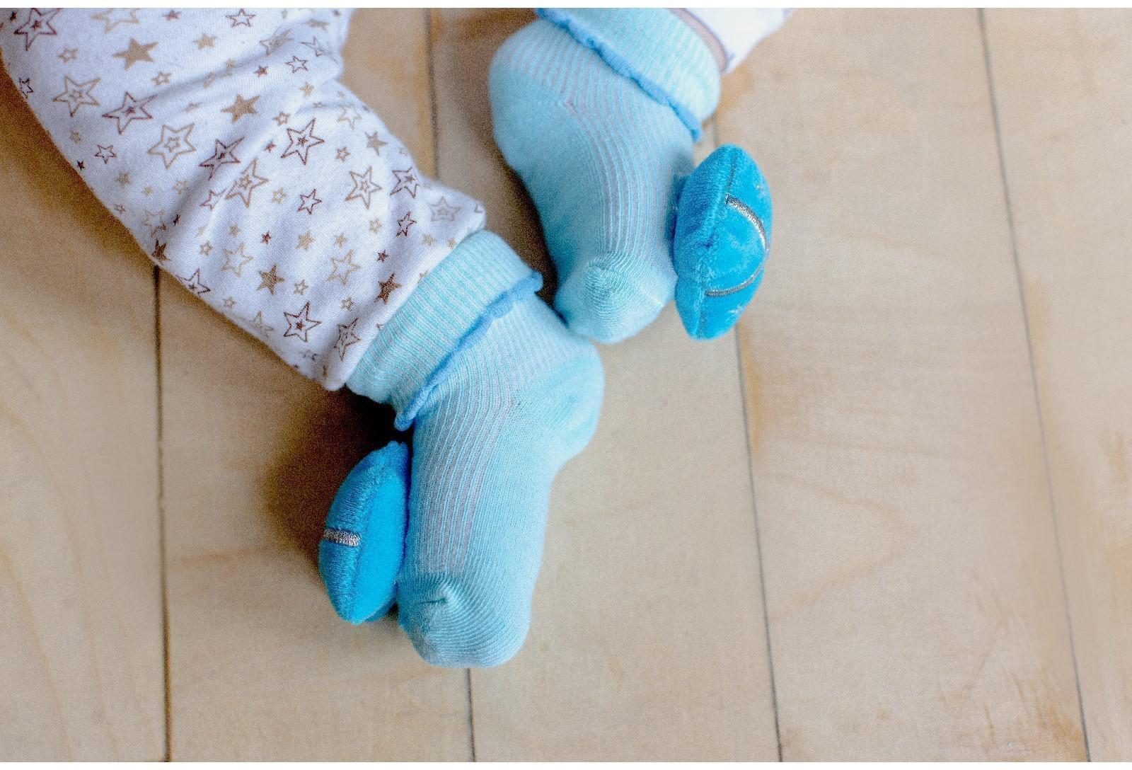 Новогодний подарочный набор для малыша: носочки погремушки + браслетики погремушки «Сказка на Новый Год», новогодняя подарочная упаковка