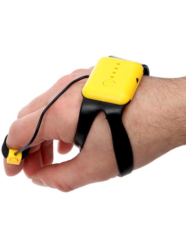 Машина радиоуправляемая MECH, управление жестами, стреляет, 4WD, работает от аккумулятора, цвет чёрный